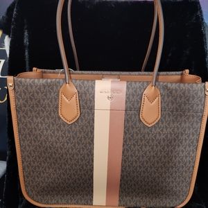 Brand new large Michael Kors Signature Tote